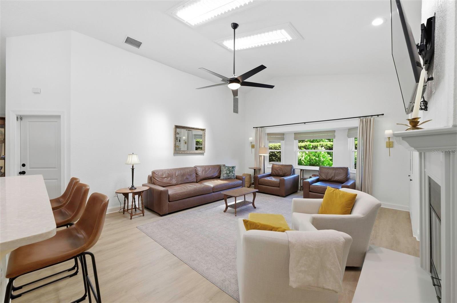 3347 LAKE SHORE LN — photo 8