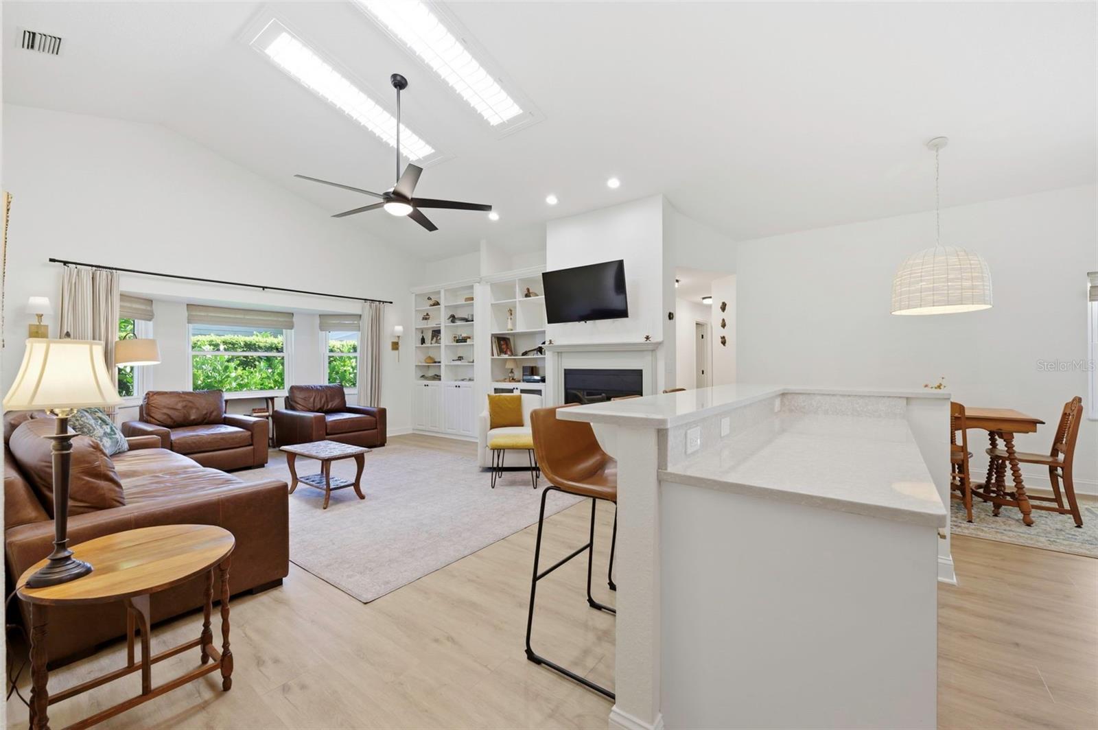 3347 LAKE SHORE LN — photo 3