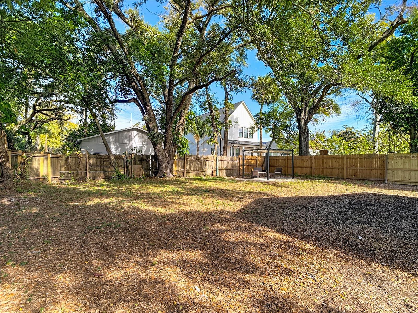402 E VIRGINIA AVE — photo 34