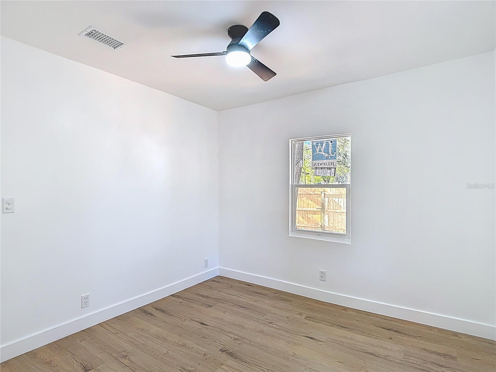 402 E VIRGINIA AVE — photo 18