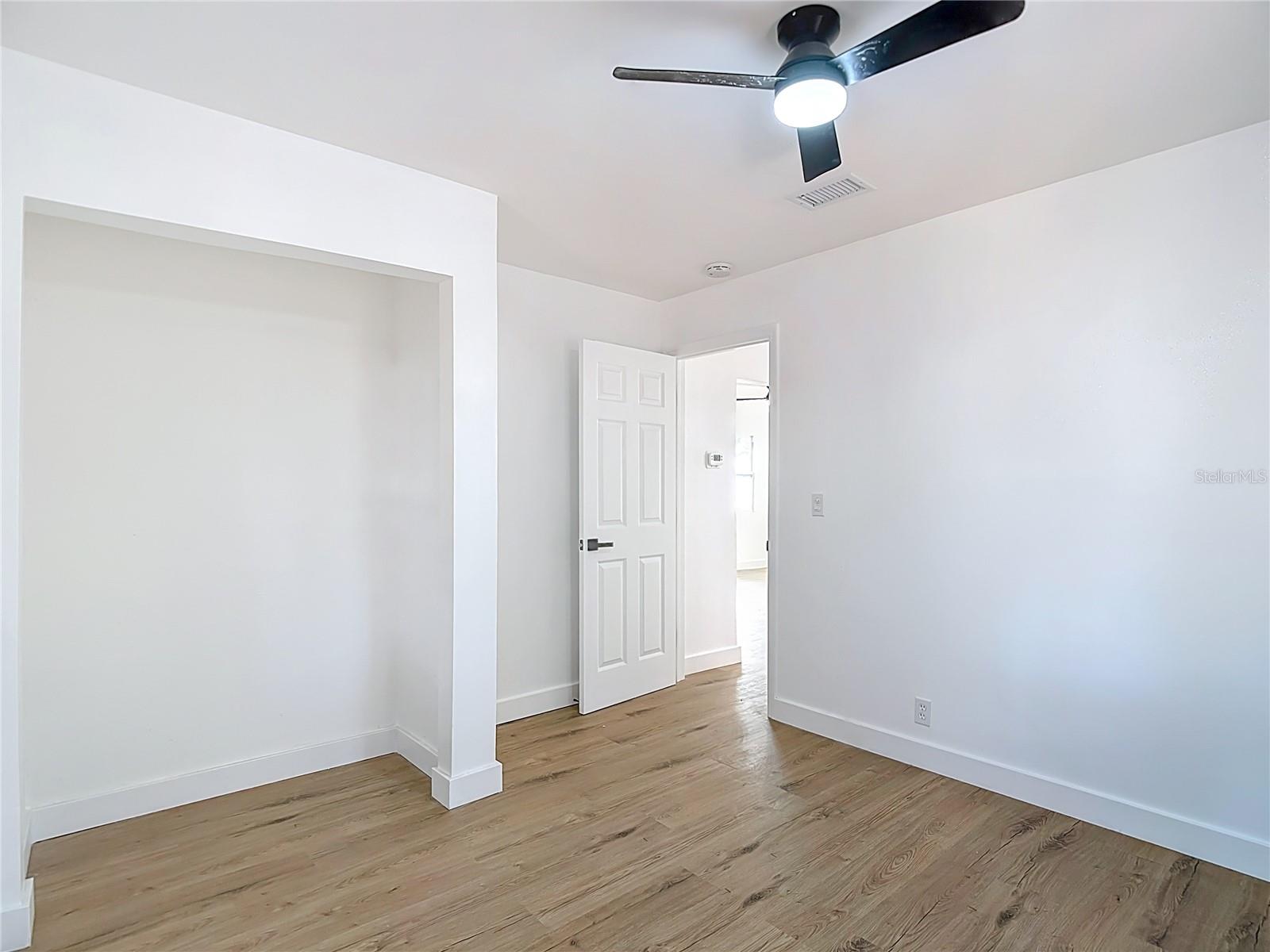 402 E VIRGINIA AVE — photo 17