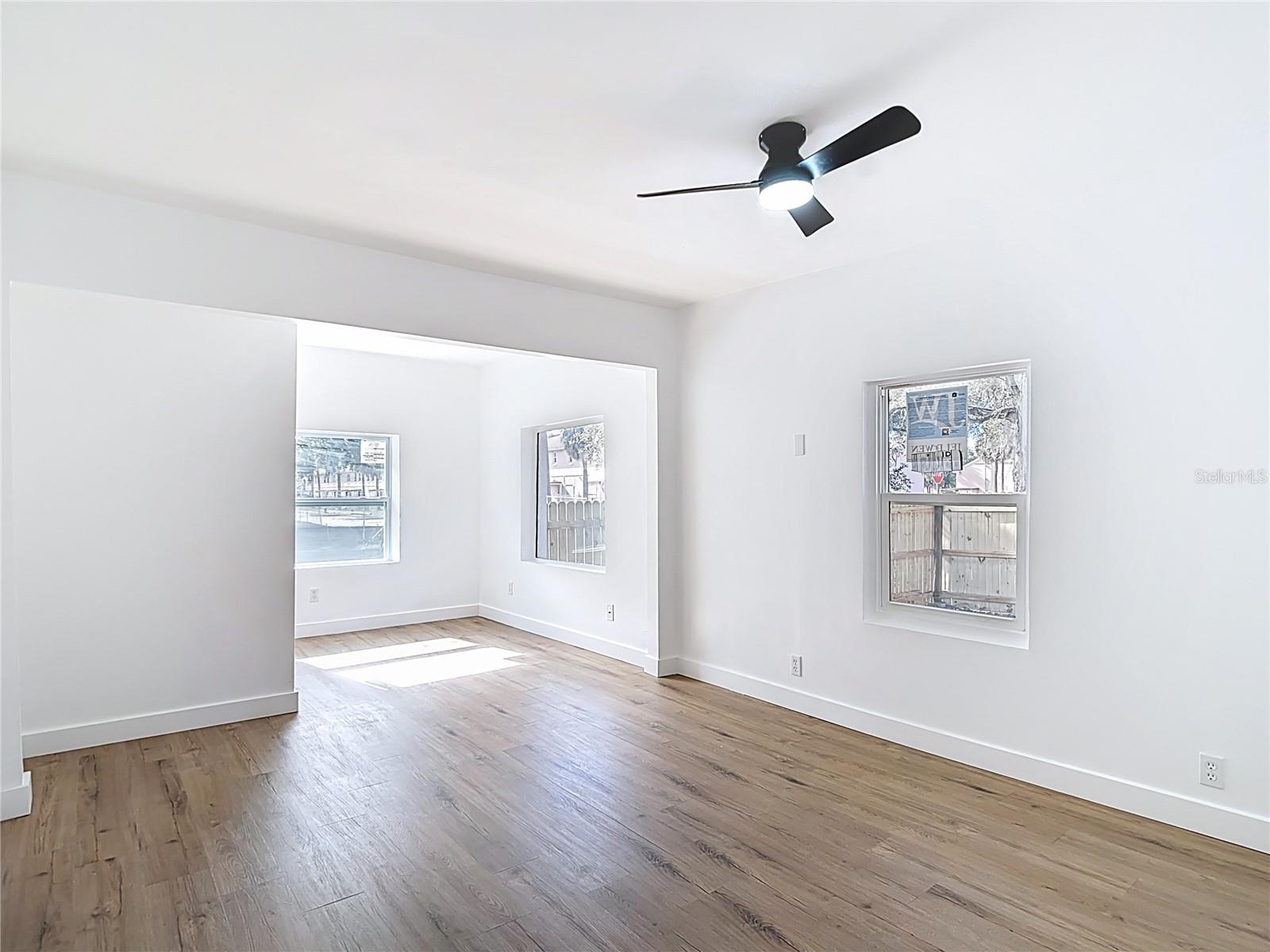 402 E VIRGINIA AVE — photo 19