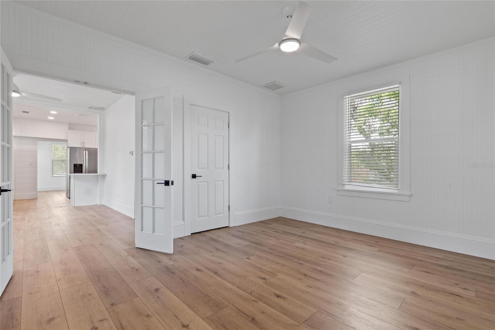 136 N RING AVE — photo 11