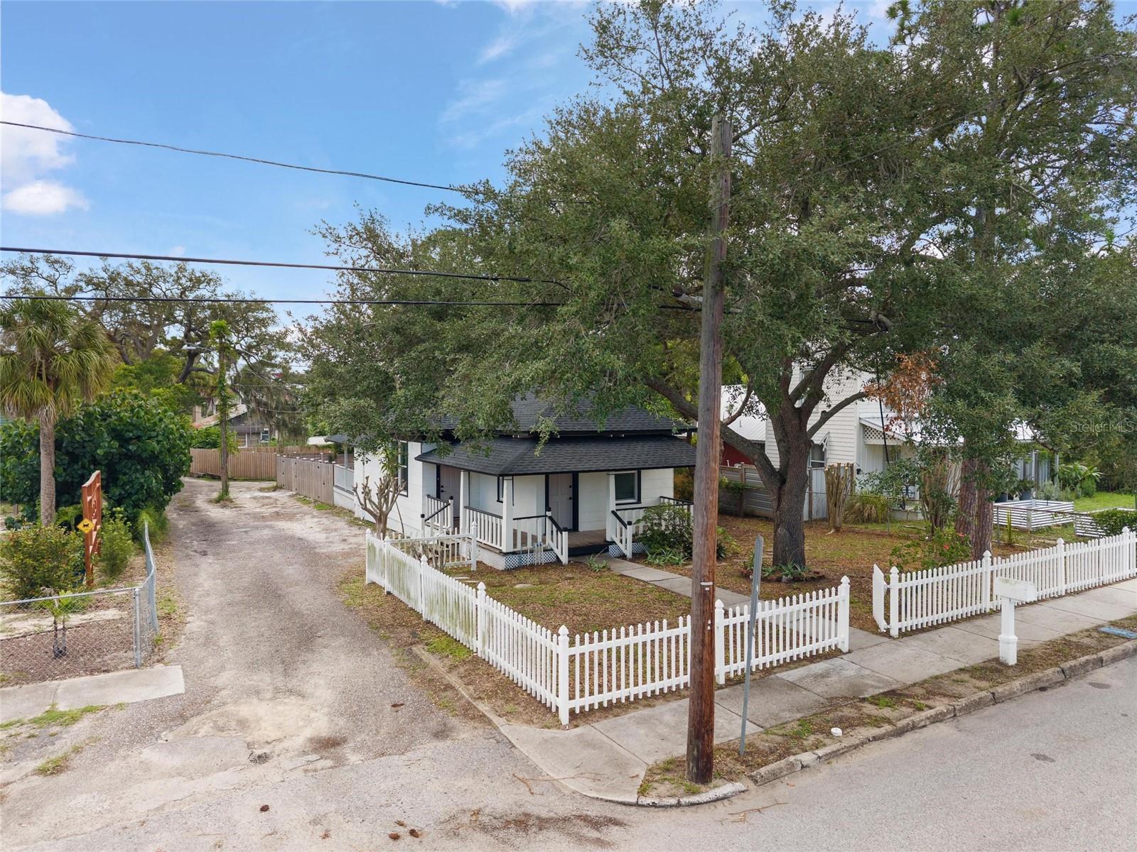 136 N RING AVE — photo 3