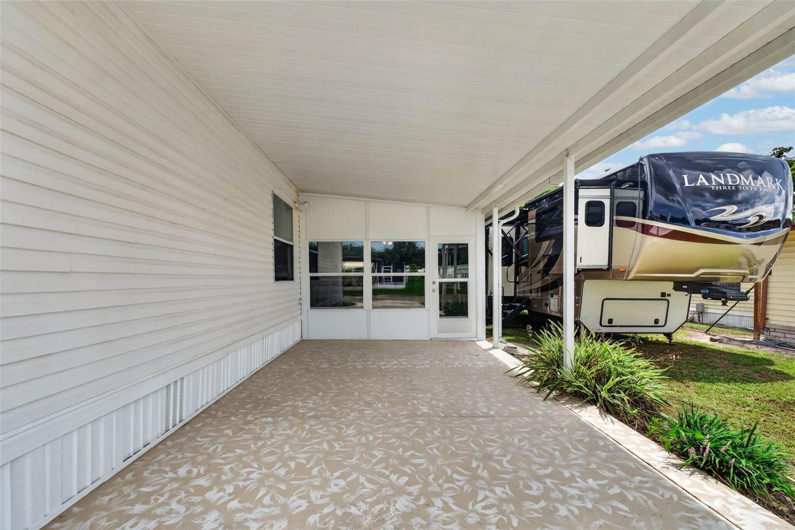 39200 OLA AVE — photo 47