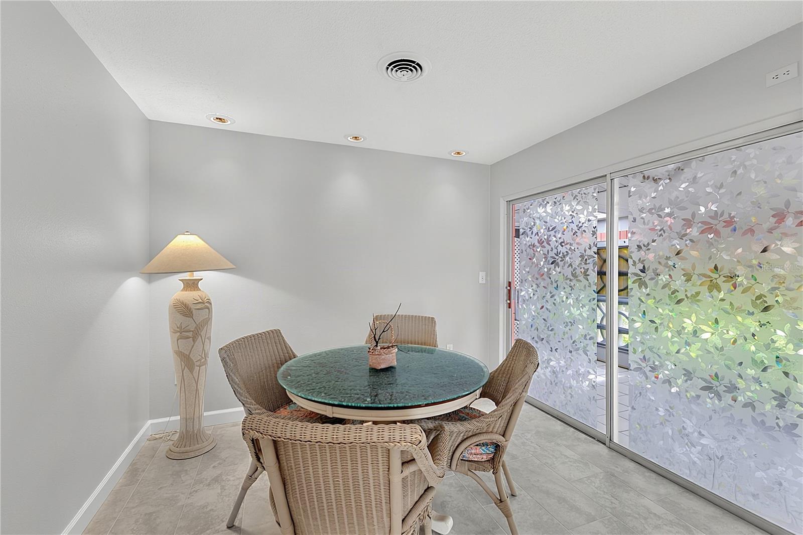 1205 TARPON CENTER DR #B4 — photo 18