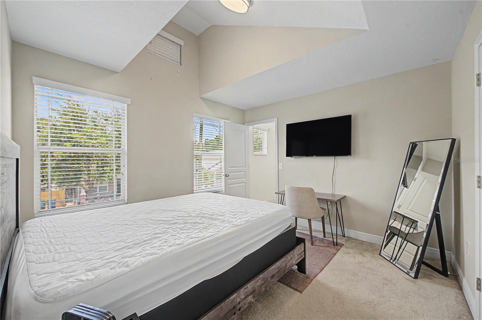 2126 W SPRUCE ST — photo 26