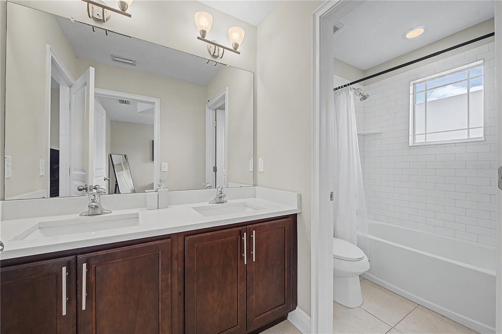 2126 W SPRUCE ST — photo 27