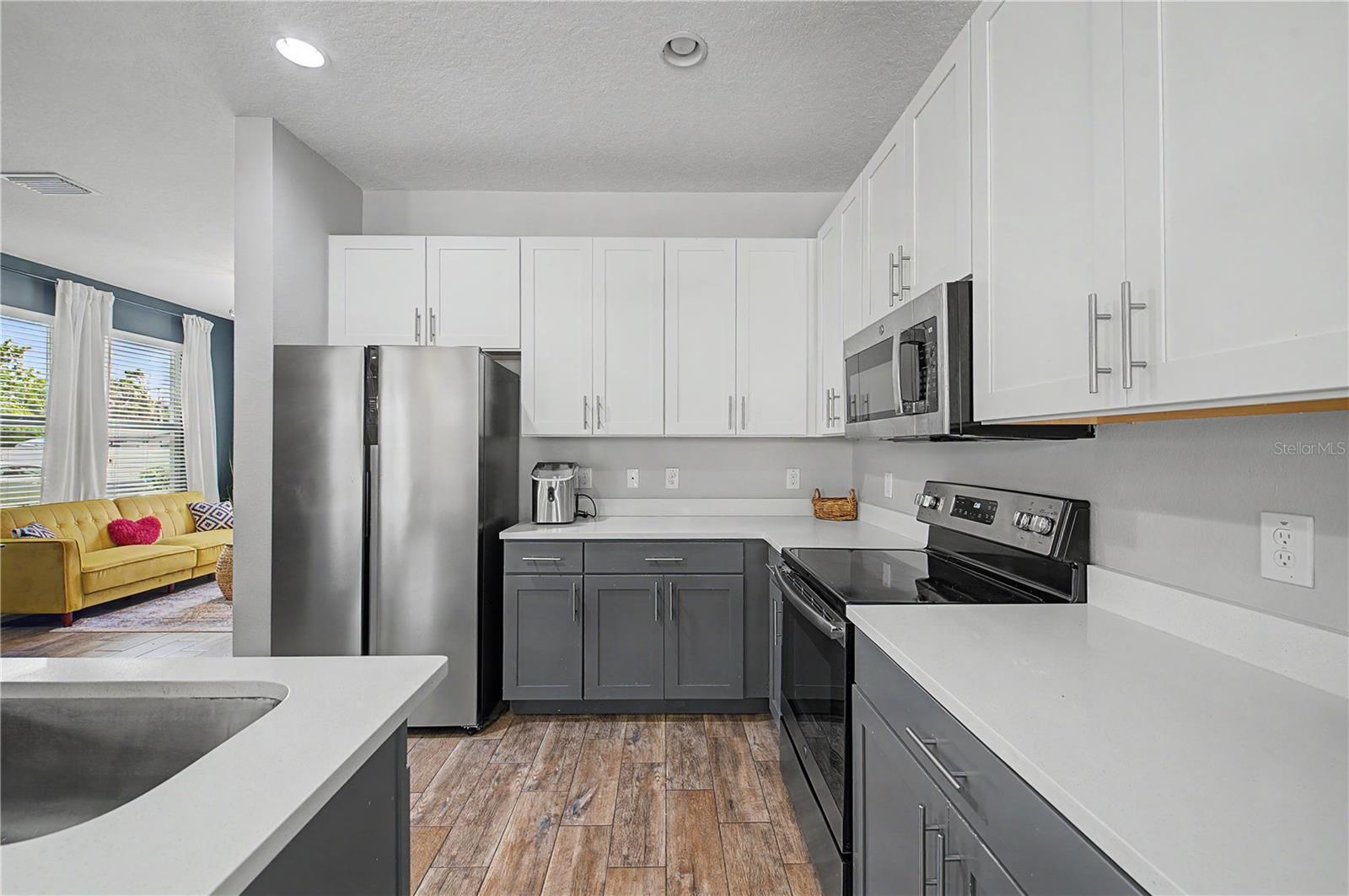2126 W SPRUCE ST — photo 13