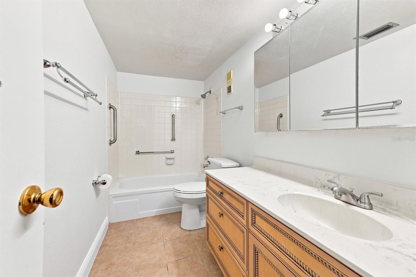 3807 N OAK DR #D41 — photo 19