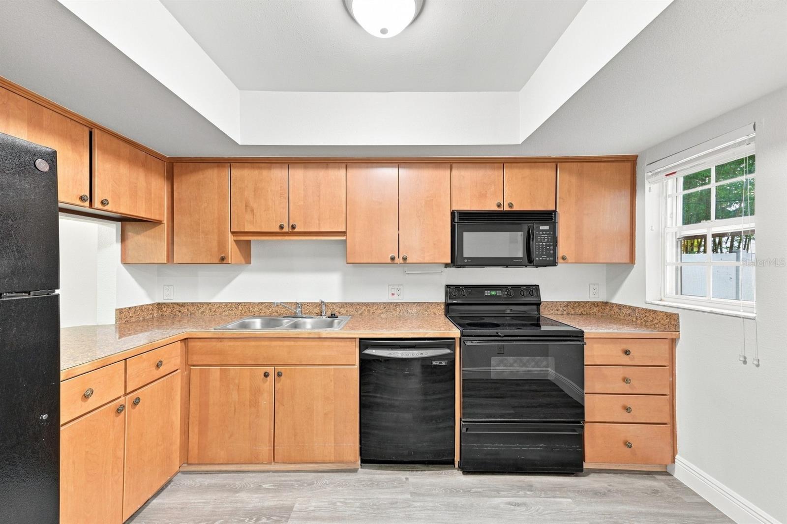 3807 N OAK DR #D41 — photo 12