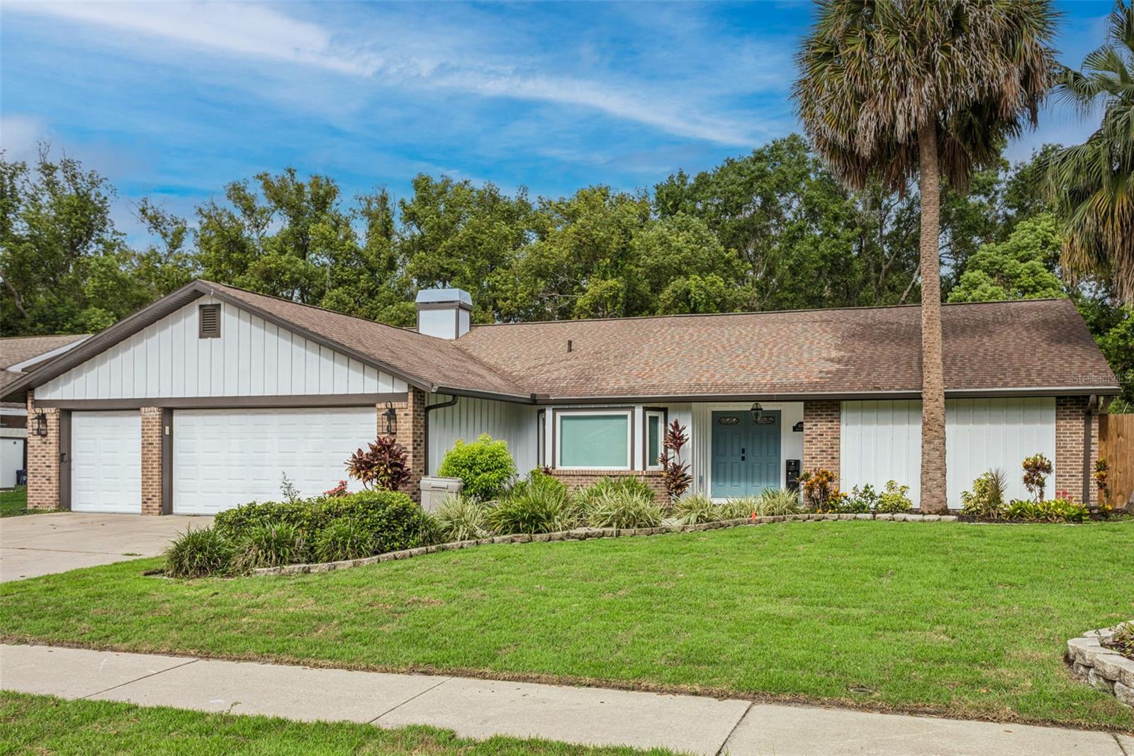 1046 SYLVIA LN — photo 2