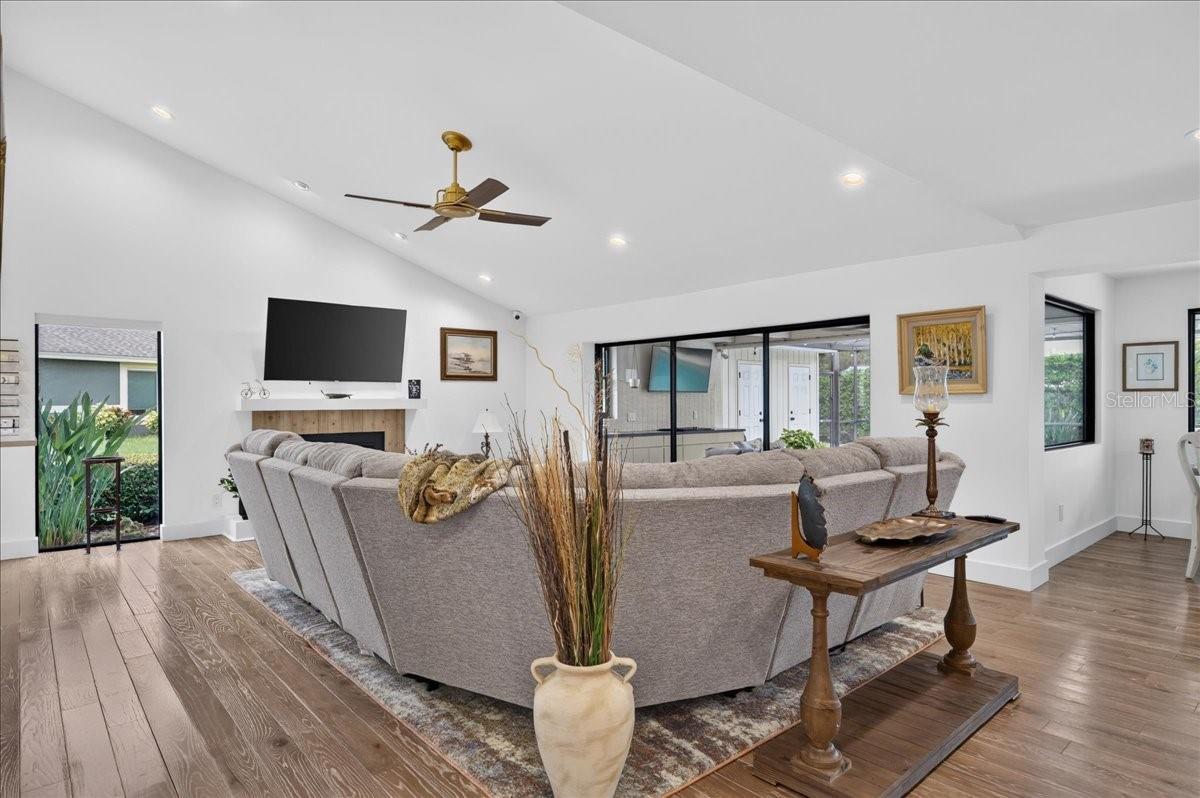 2862 SHADY OAK CT — photo 18