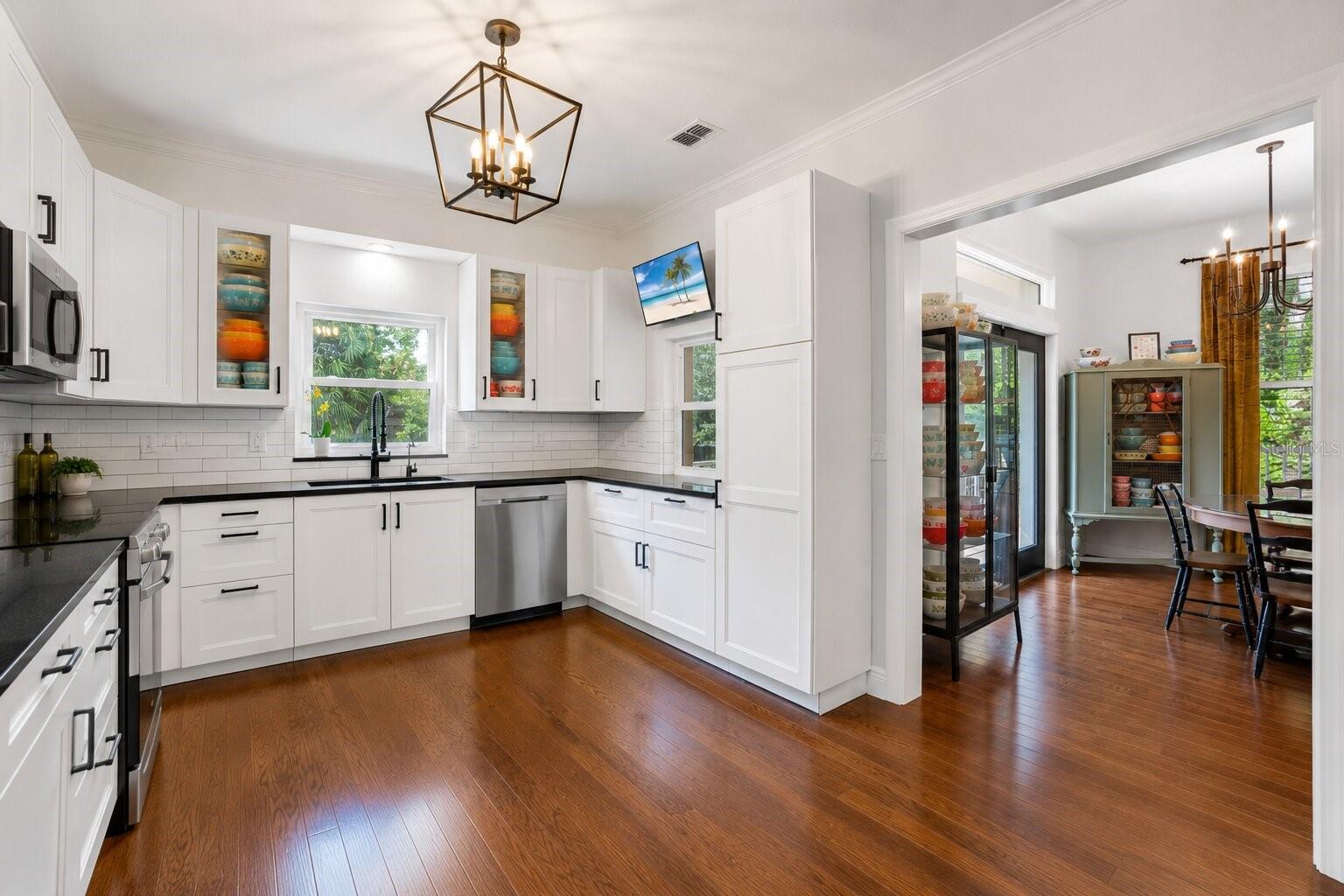 207 N LEVIS AVE — photo 25