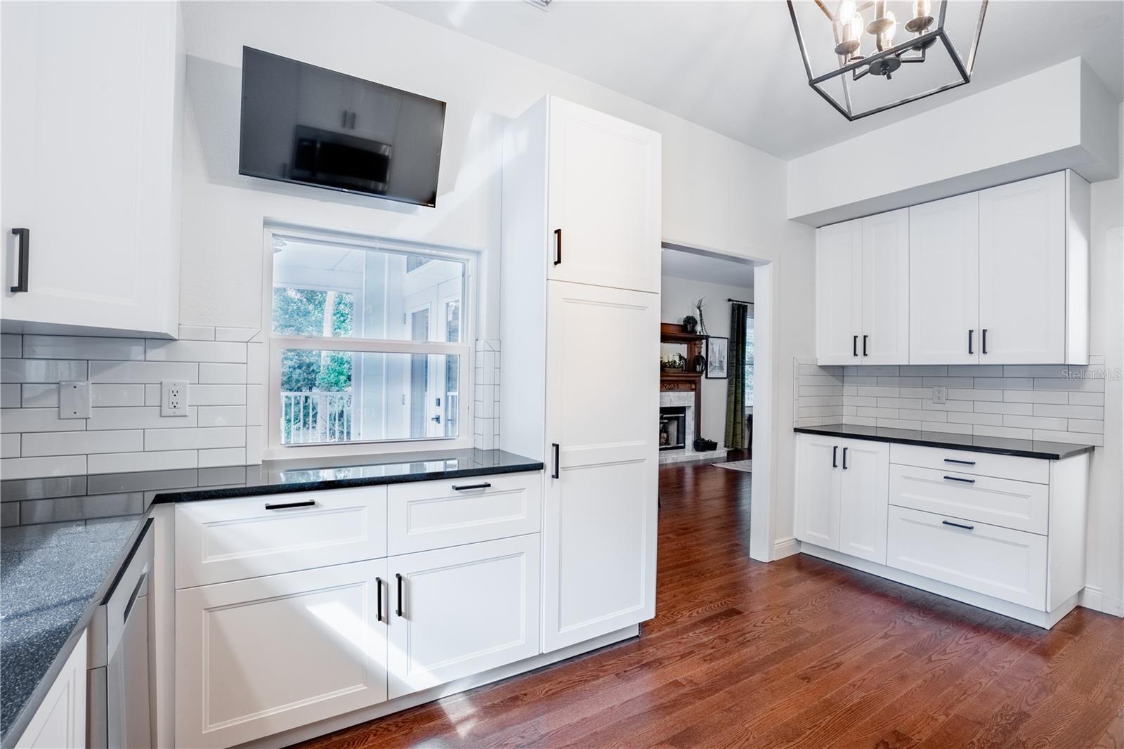 207 N LEVIS AVE — photo 26
