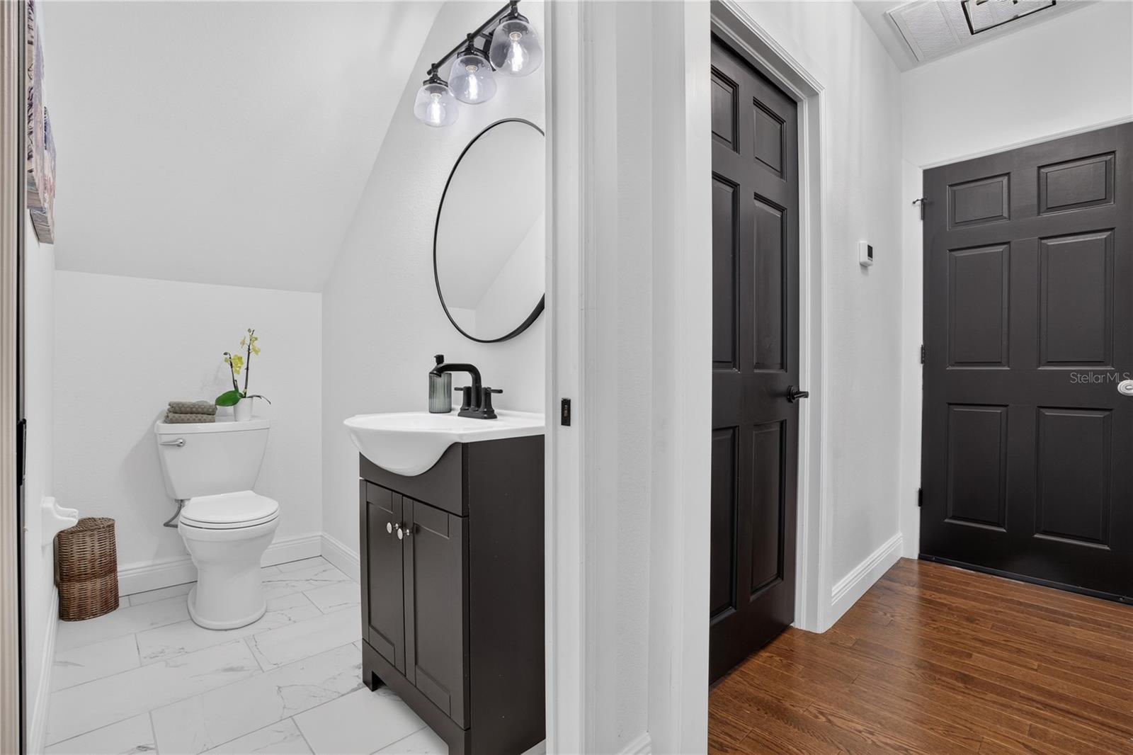 207 N LEVIS AVE — photo 40
