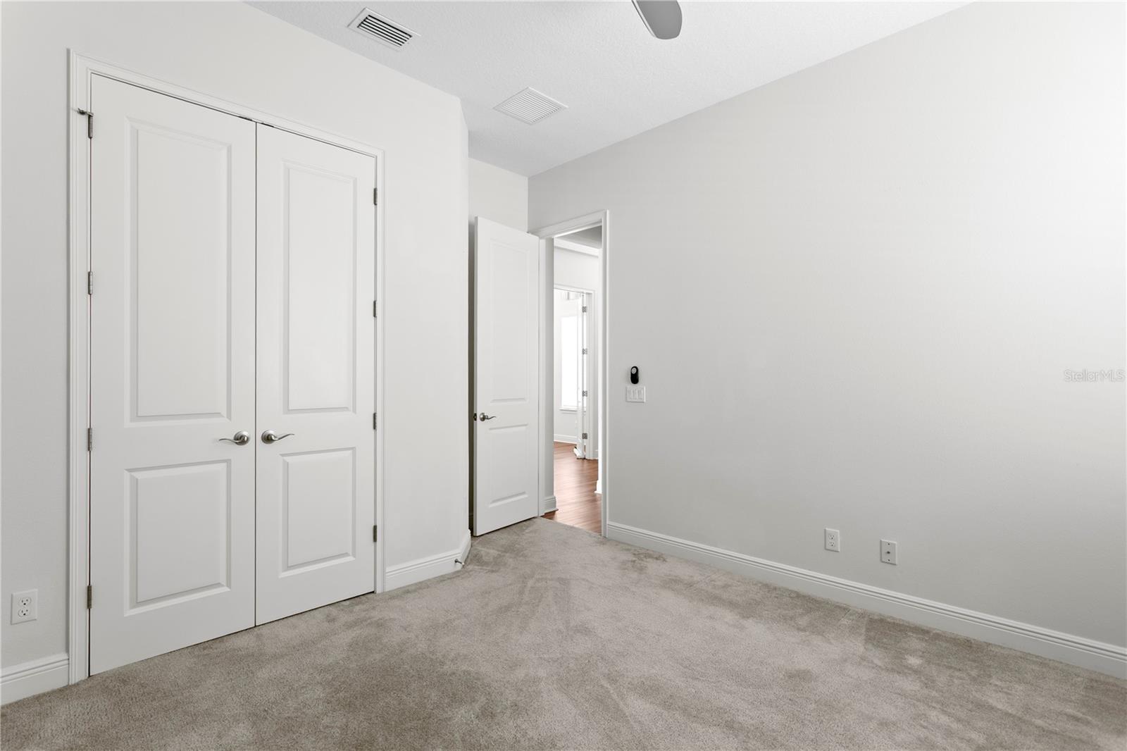 2160 SECRET CV — photo 37