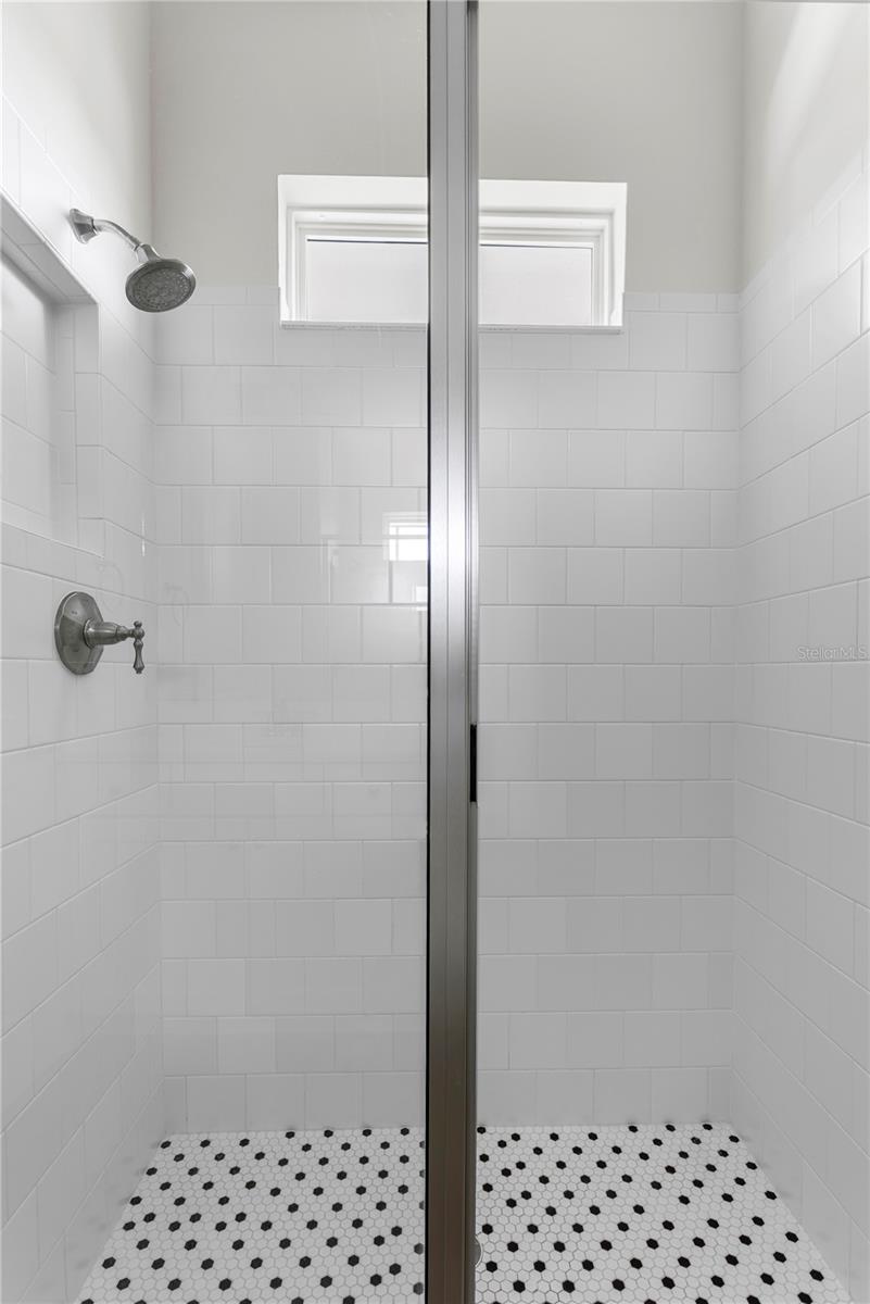 2160 SECRET CV — photo 40