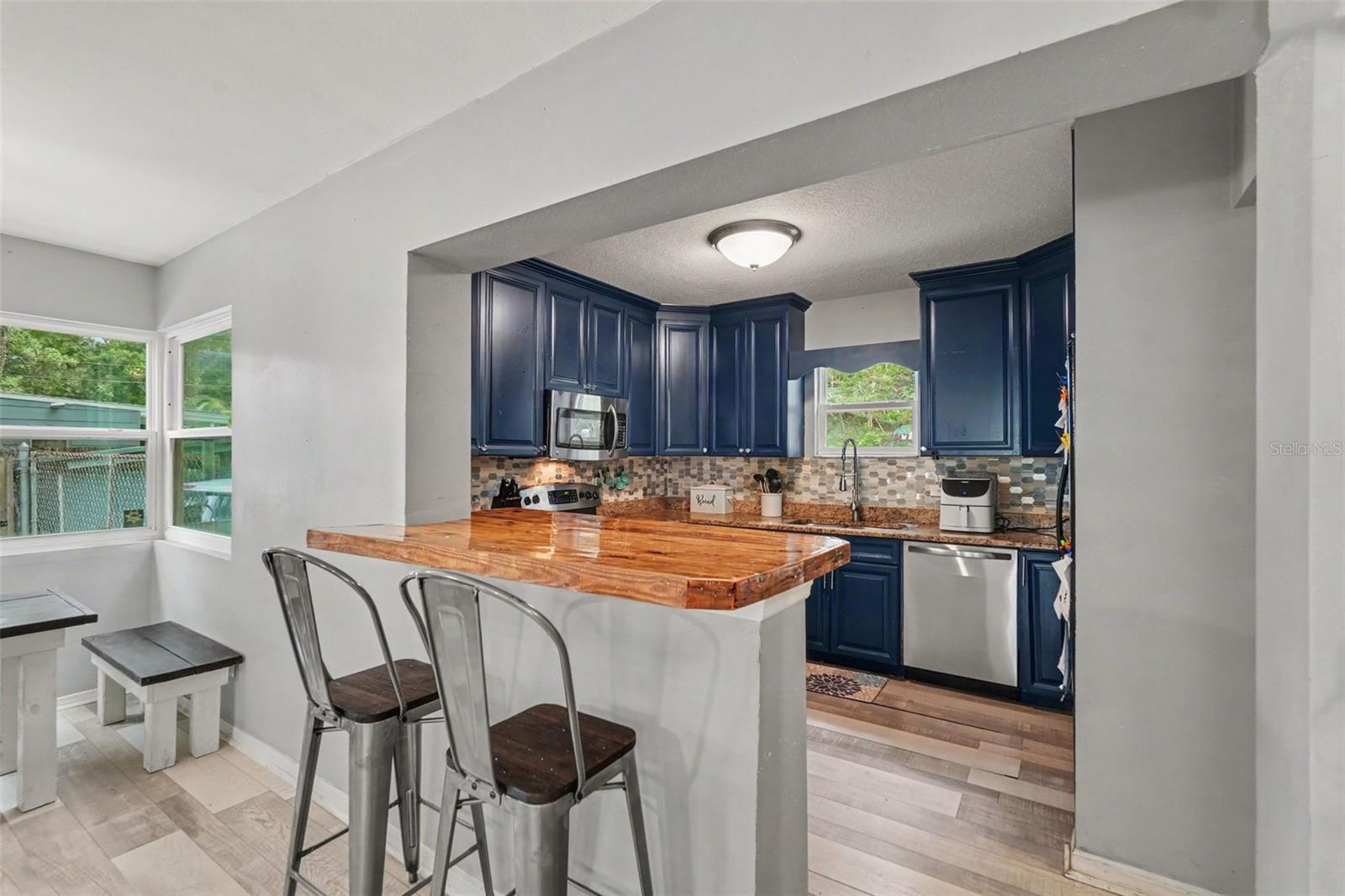 1509 W BARR DR — photo 8