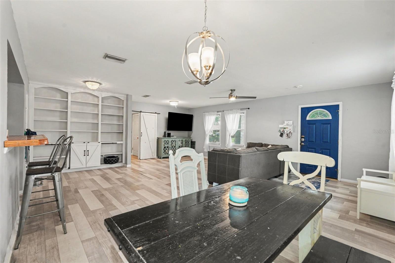 1509 W BARR DR — photo 7