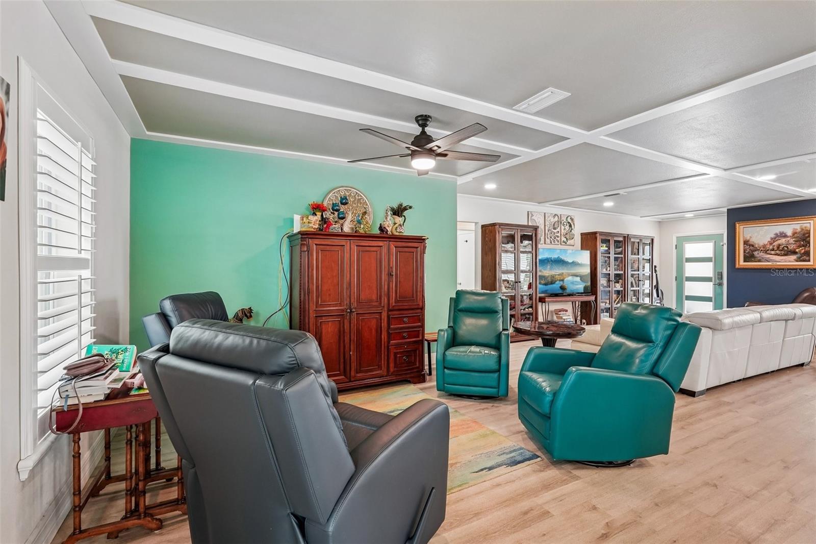 365 SHAMROCK BLVD — photo 11