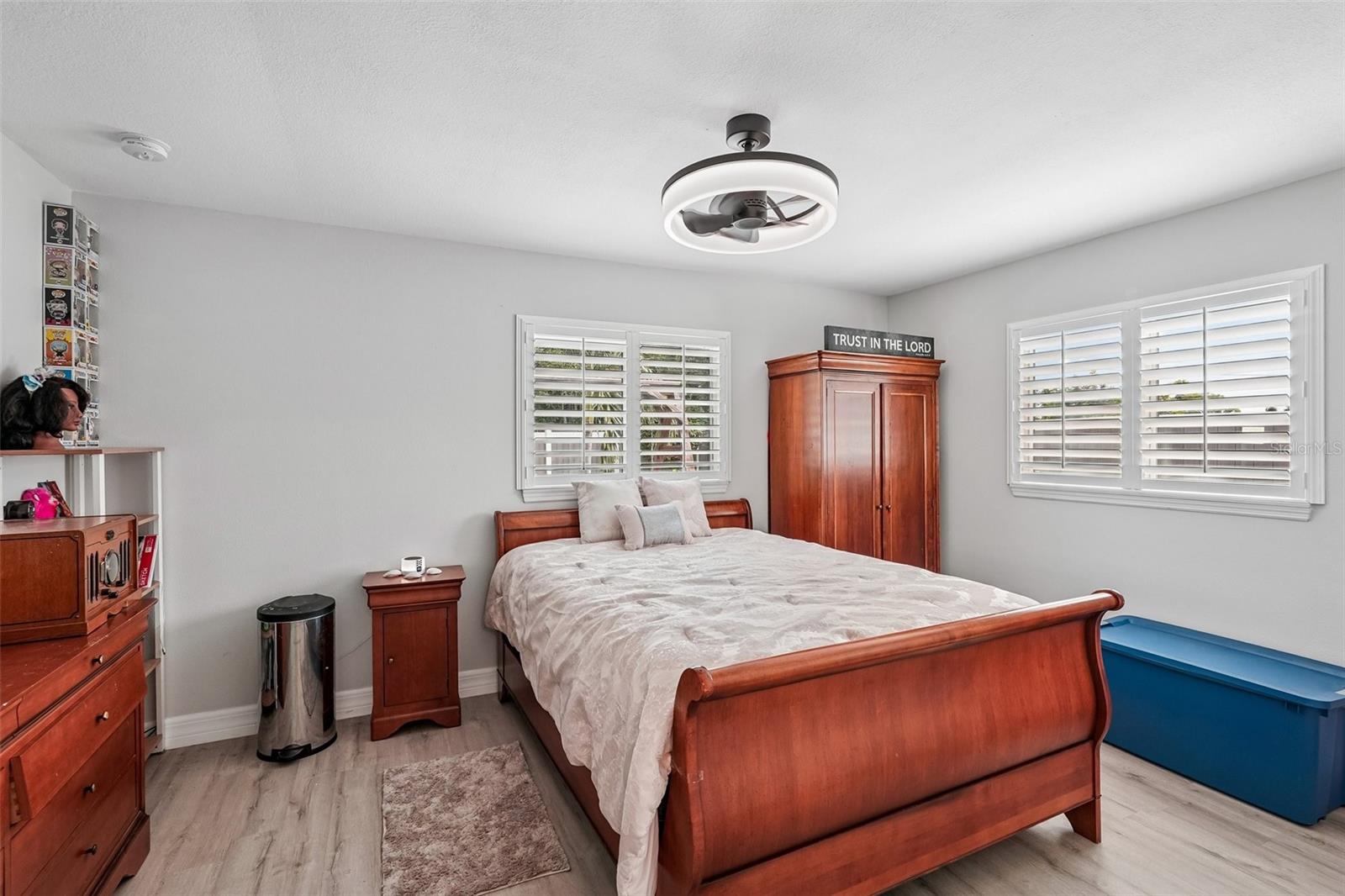 365 SHAMROCK BLVD — photo 15