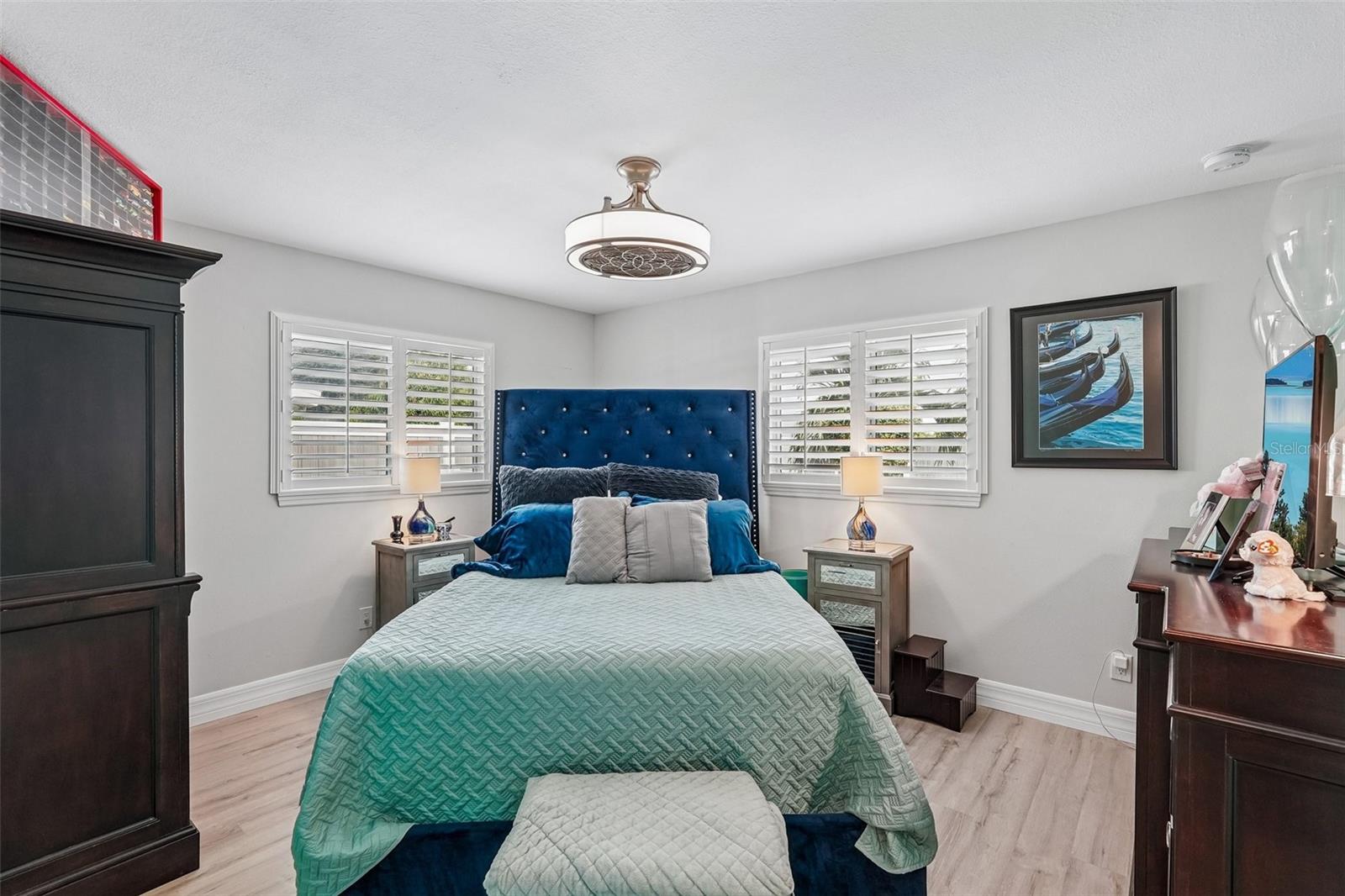 365 SHAMROCK BLVD — photo 12