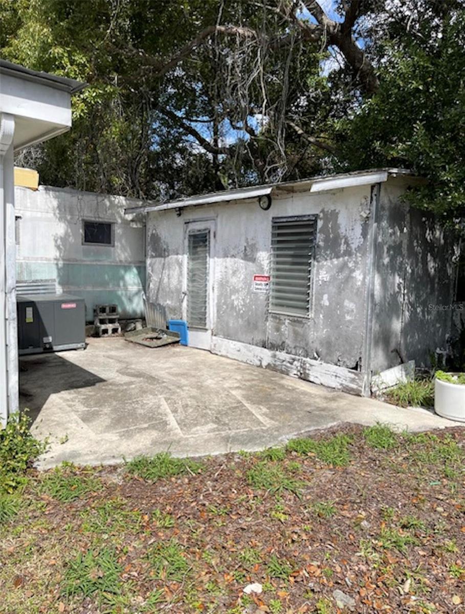 9736 WARRICK ST — photo 14