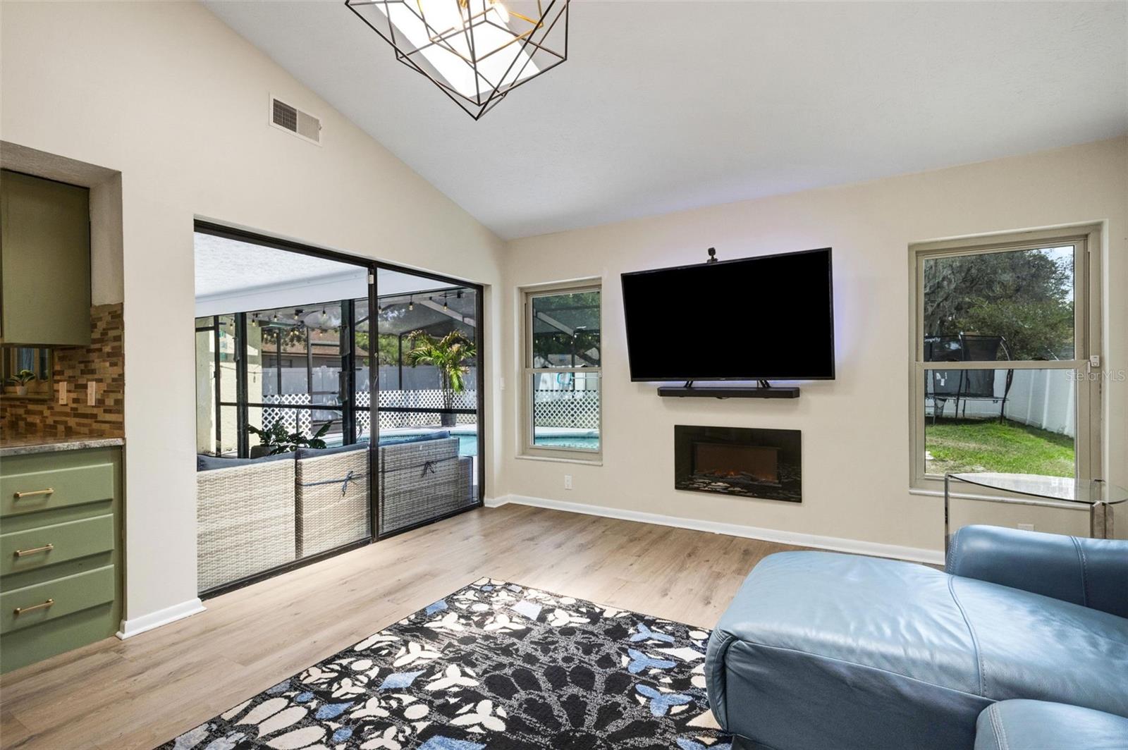 4304 LUKOW PL — photo 35