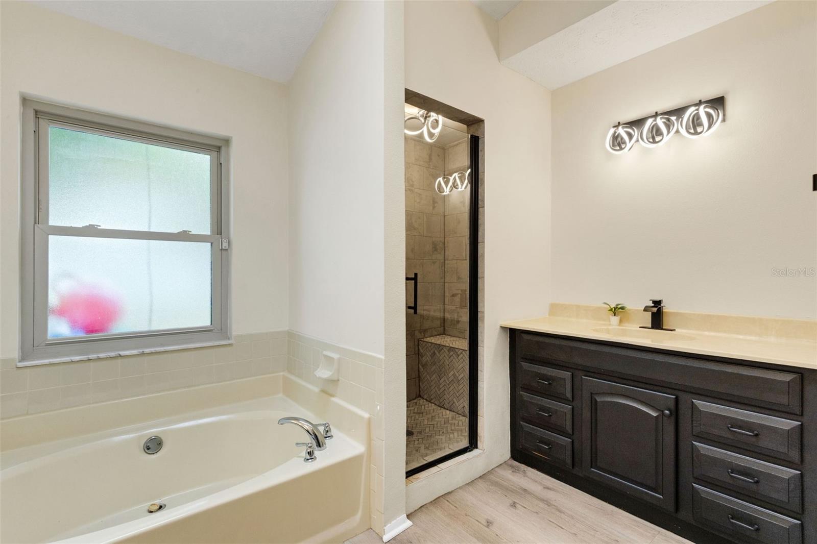 4304 LUKOW PL — photo 38