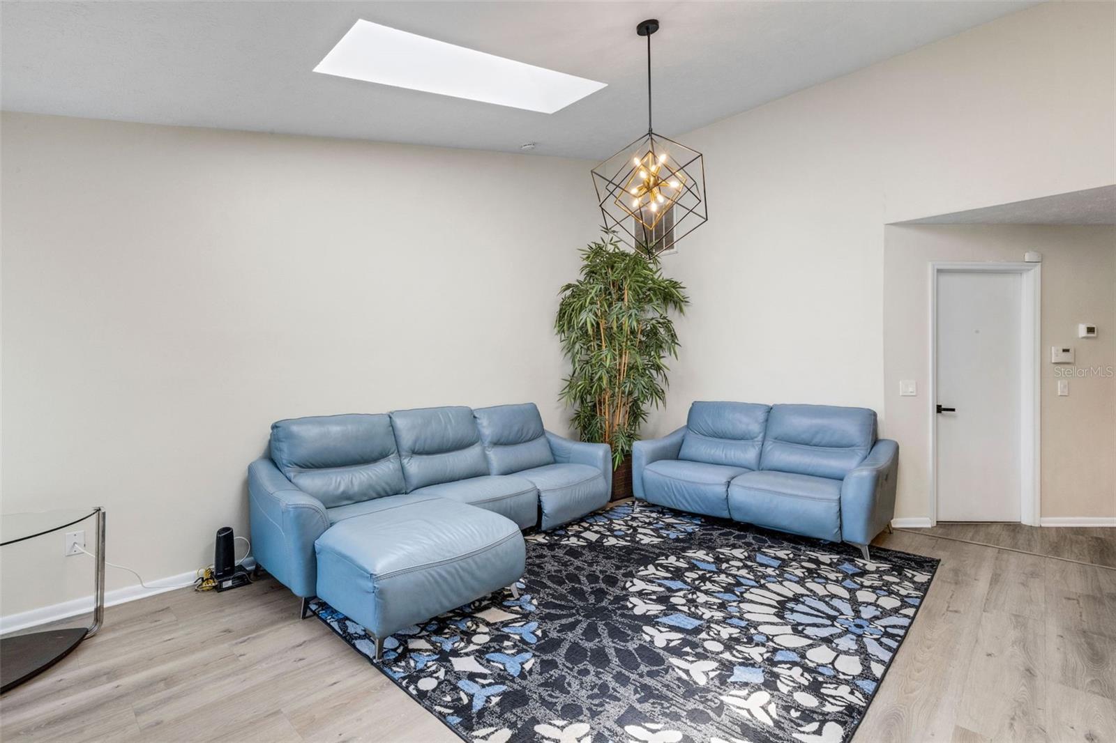 4304 LUKOW PL — photo 33