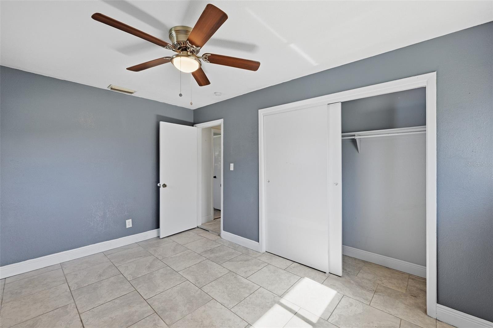9810 N 54TH ST — photo 31