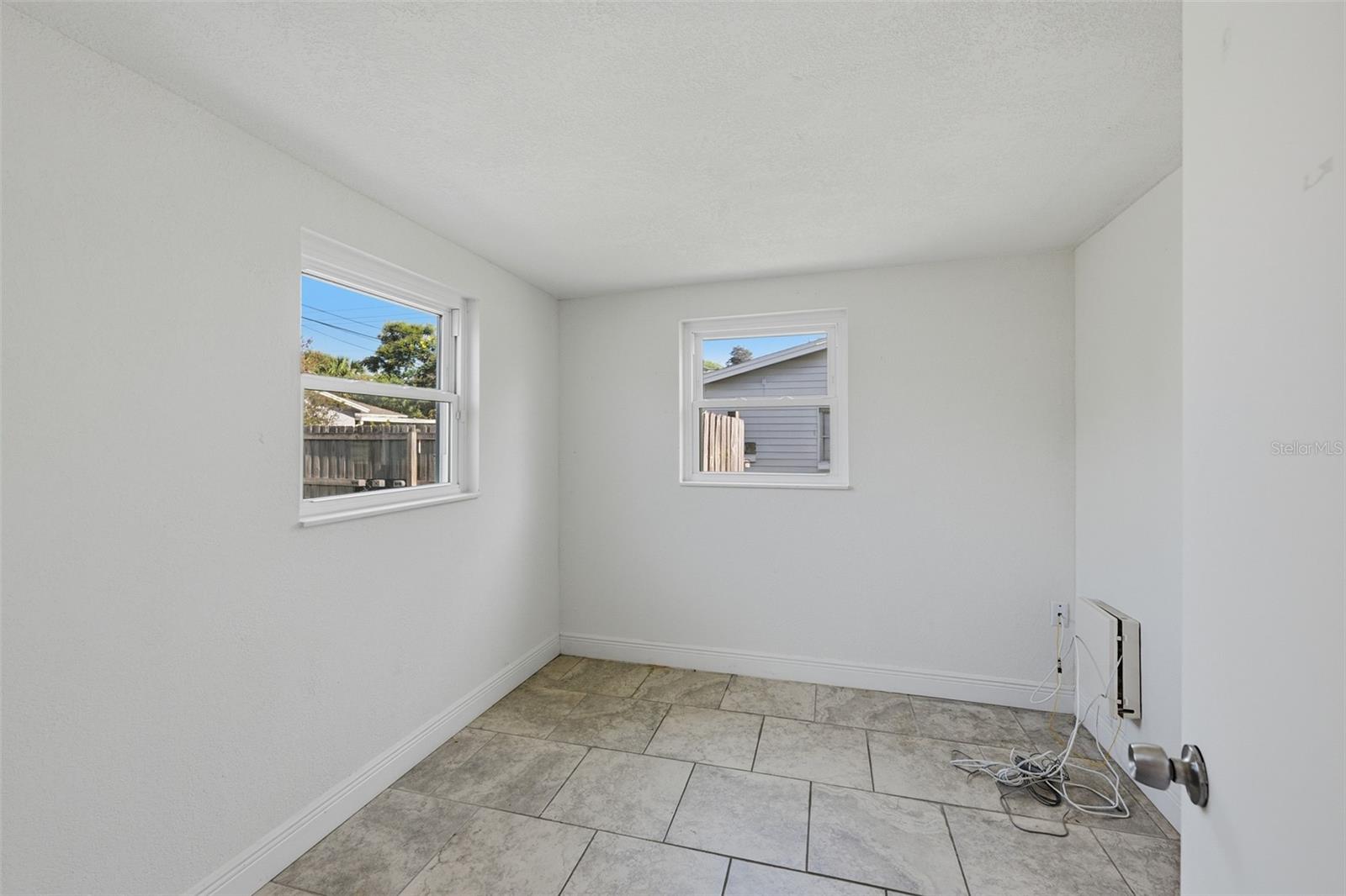 9810 N 54TH ST — photo 23