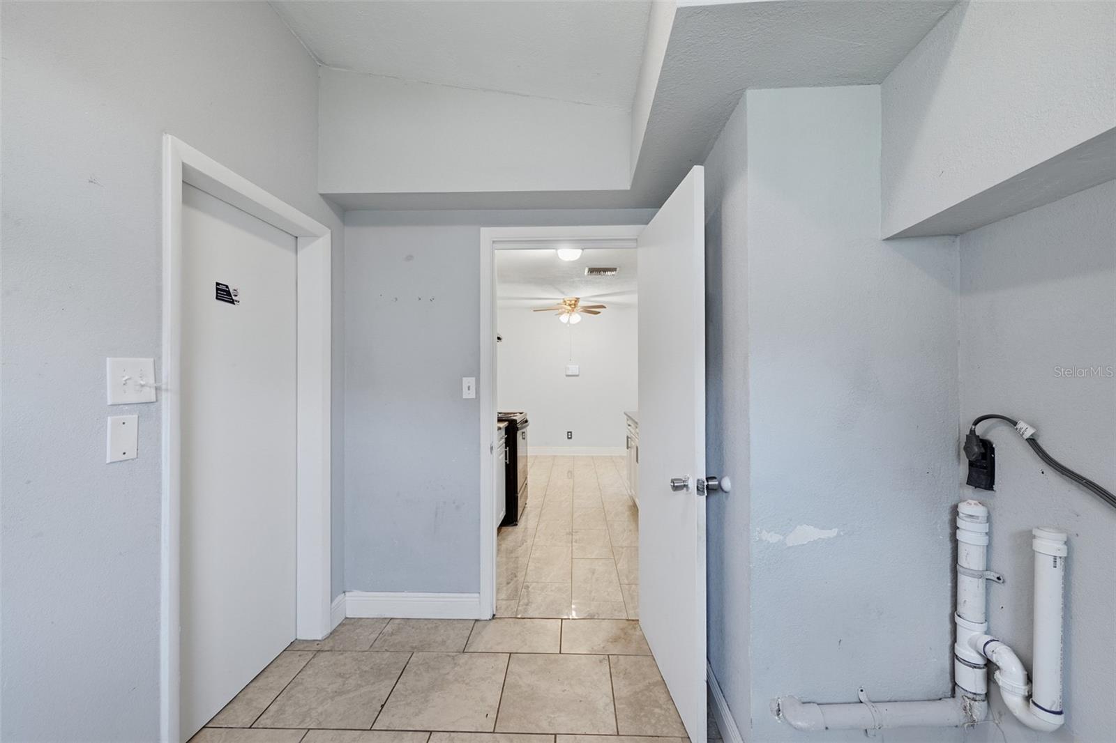 9810 N 54TH ST — photo 35