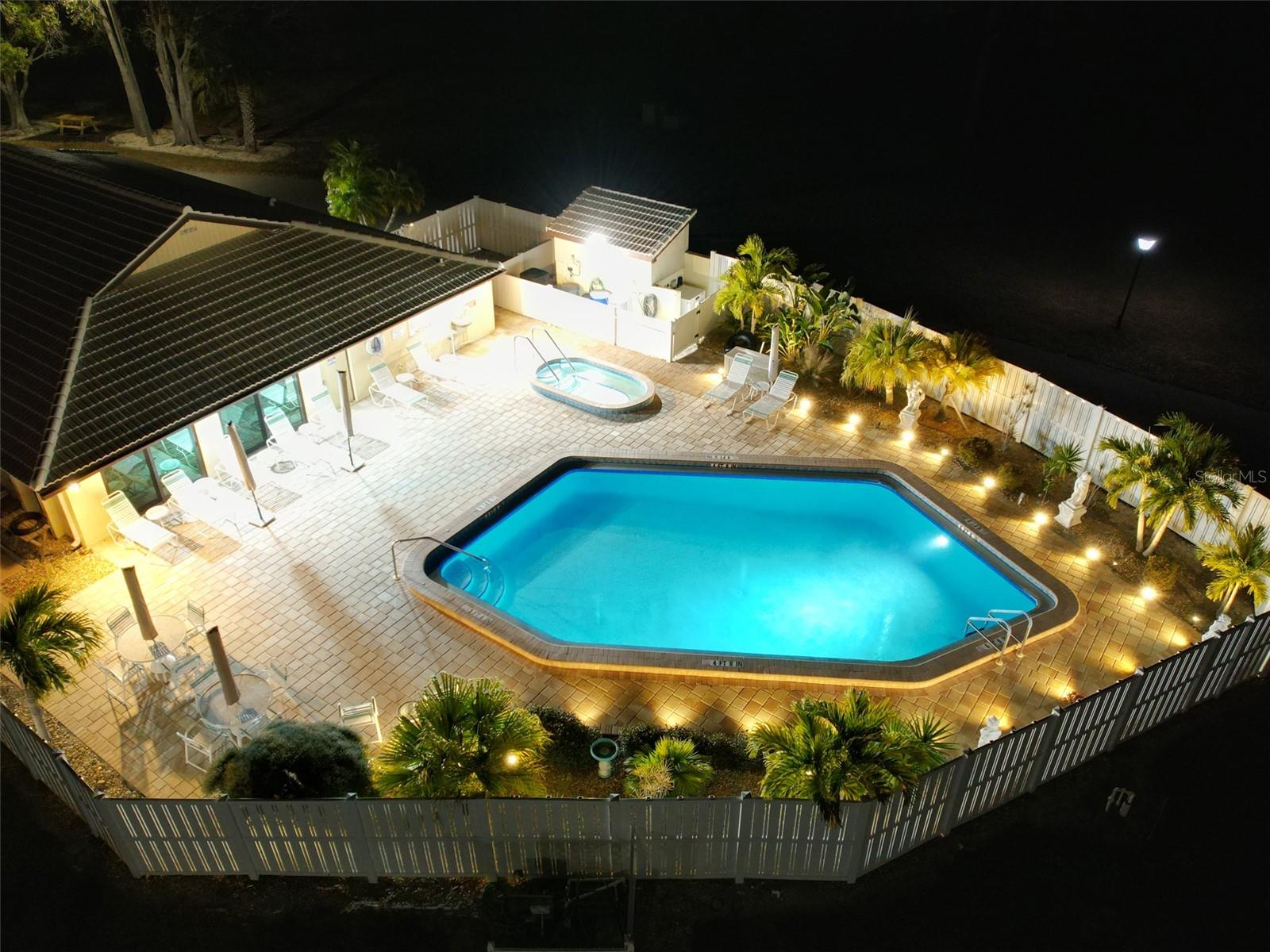 137 DRIFTING SANDS DR — photo 46