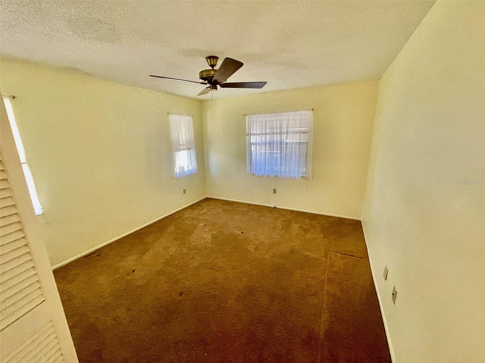 137 DRIFTING SANDS DR — photo 32