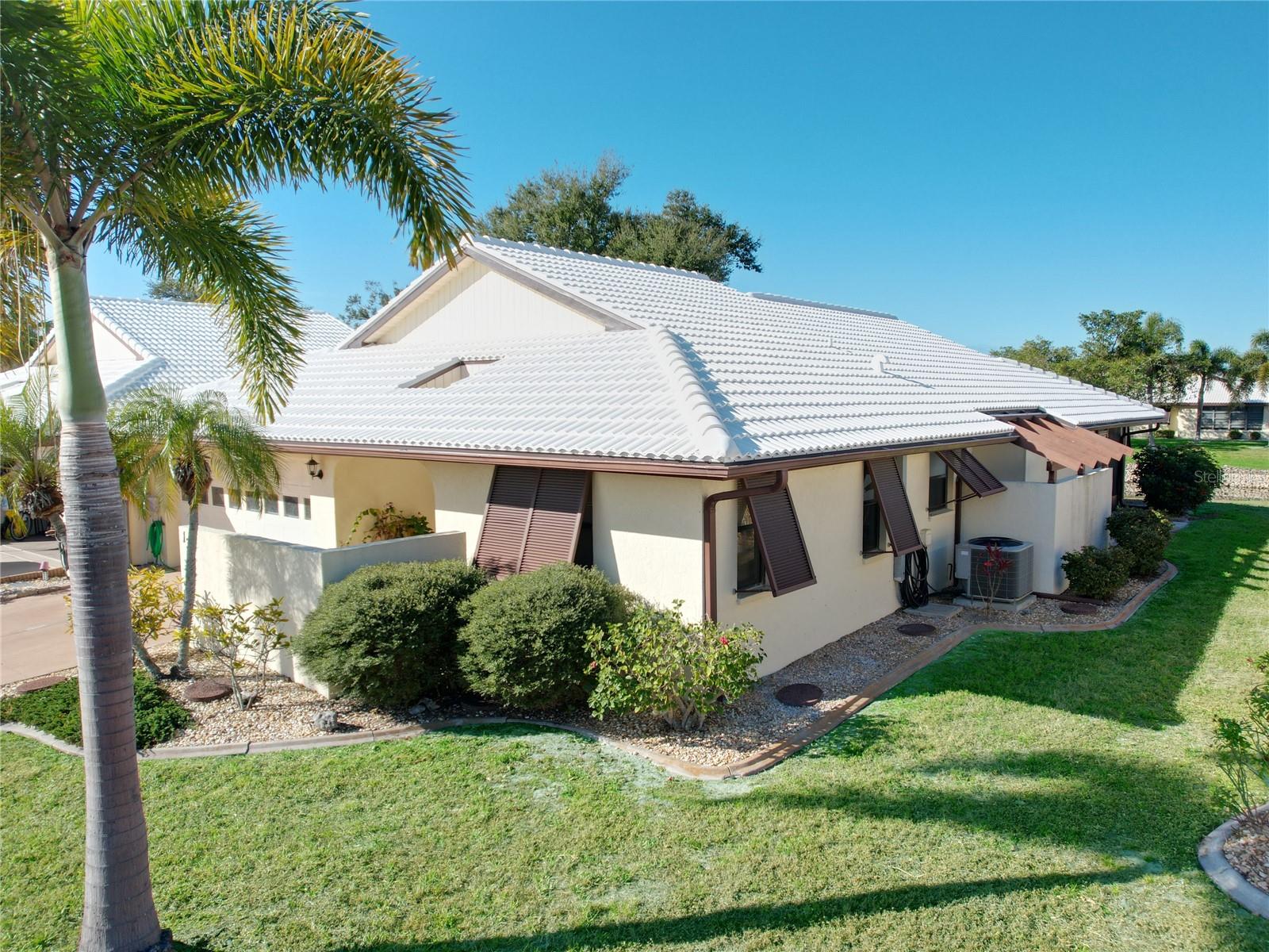 137 DRIFTING SANDS DR — photo 2