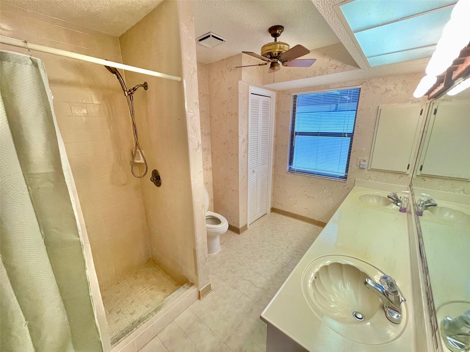 137 DRIFTING SANDS DR — photo 31
