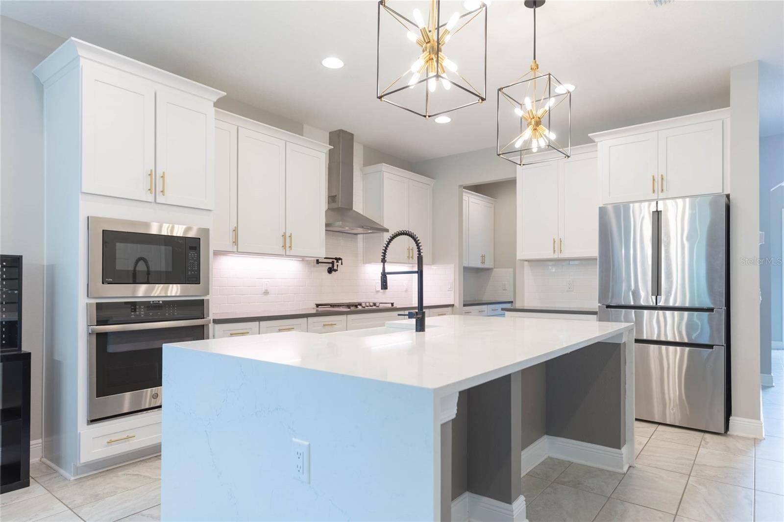 19457 REDWOOD POINT DR — photo 10