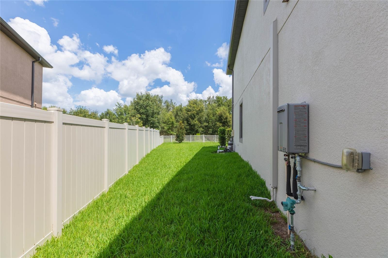 19457 REDWOOD POINT DR — photo 46
