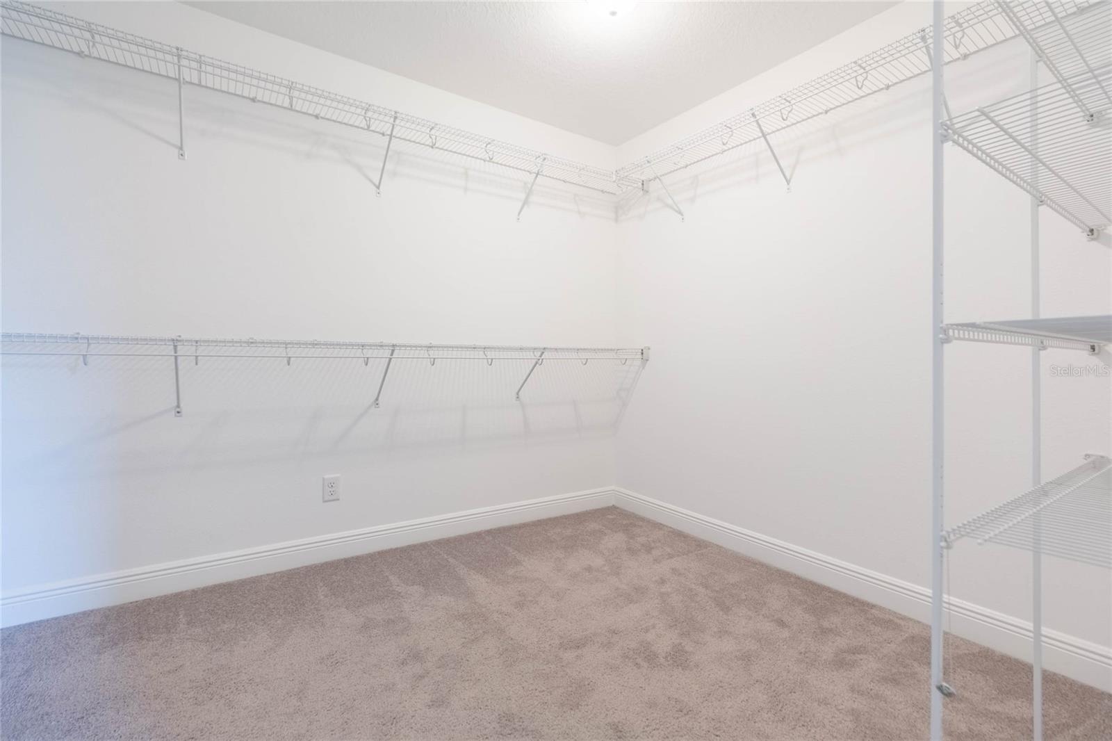 19457 REDWOOD POINT DR — photo 40
