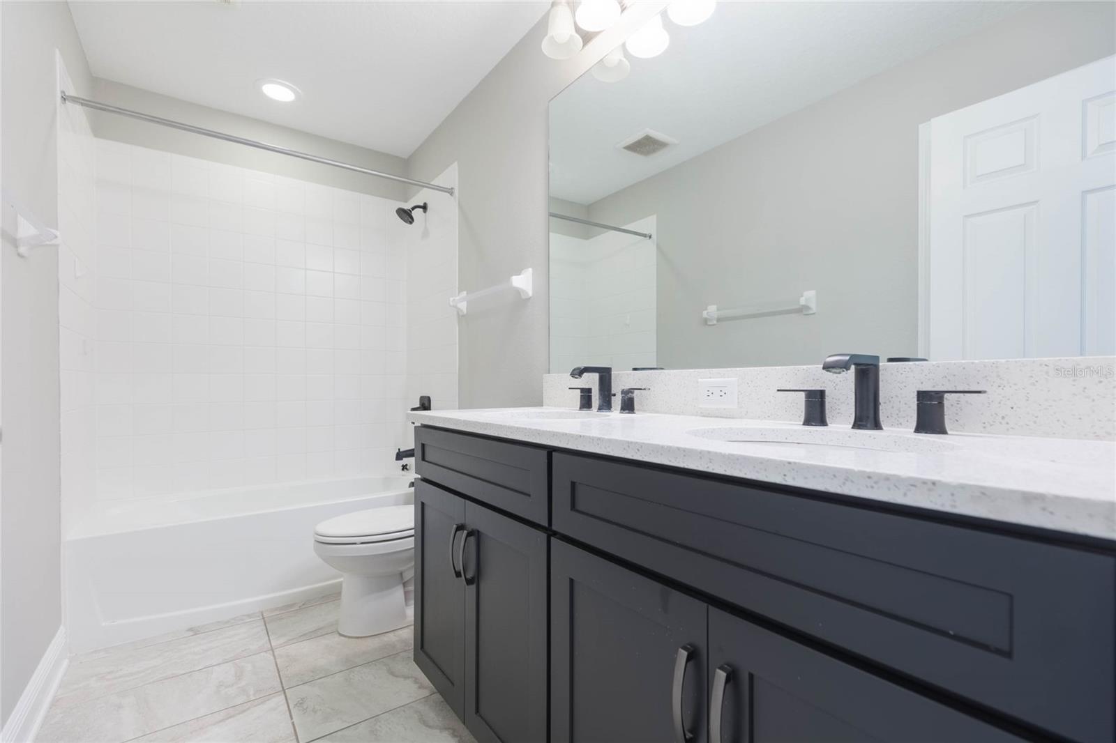 19457 REDWOOD POINT DR — photo 29