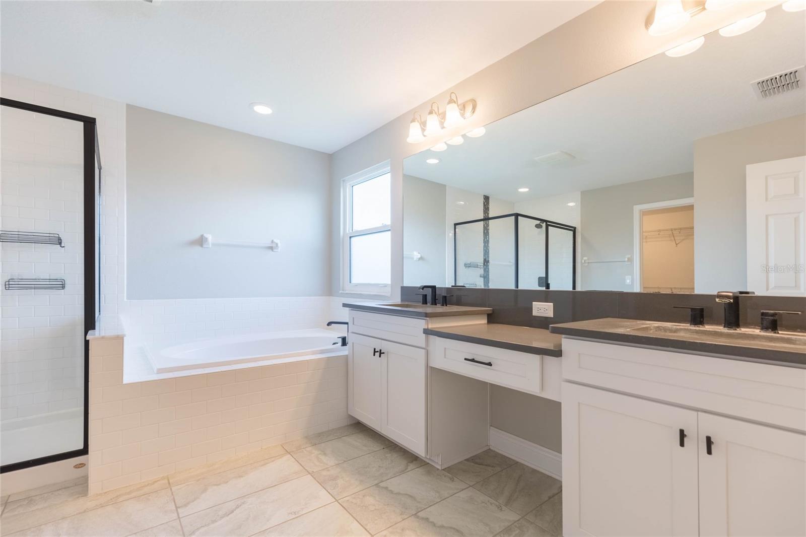 19457 REDWOOD POINT DR — photo 37