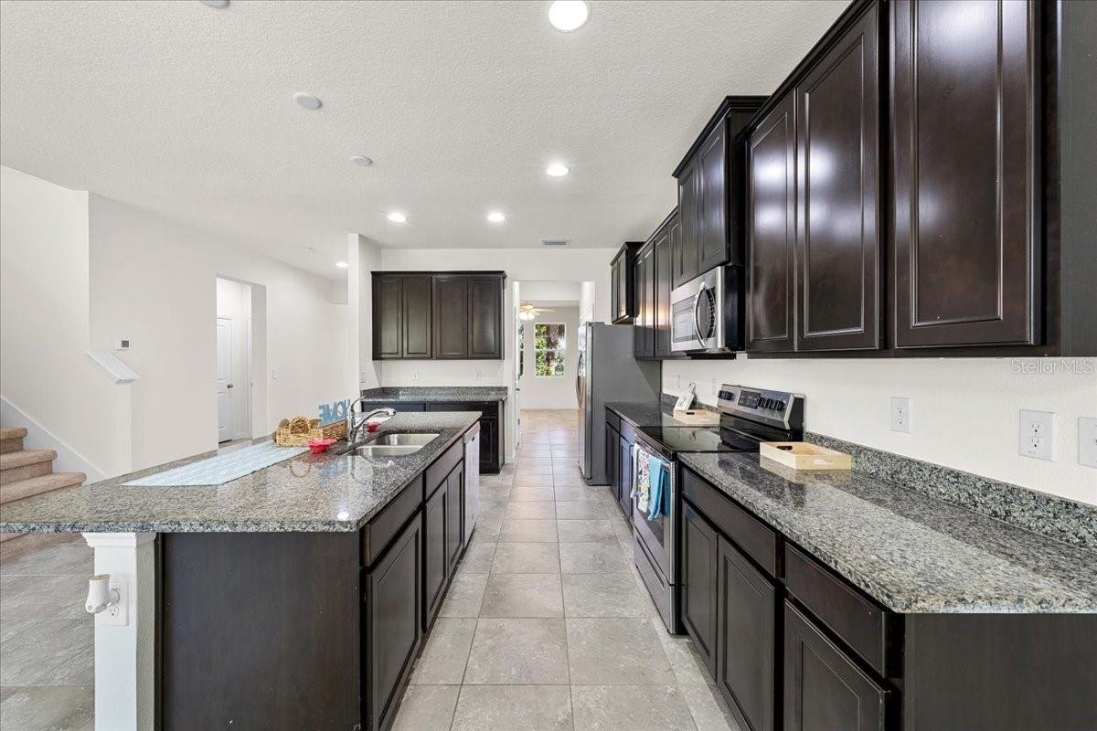 5715 HEVENA CT — photo 15