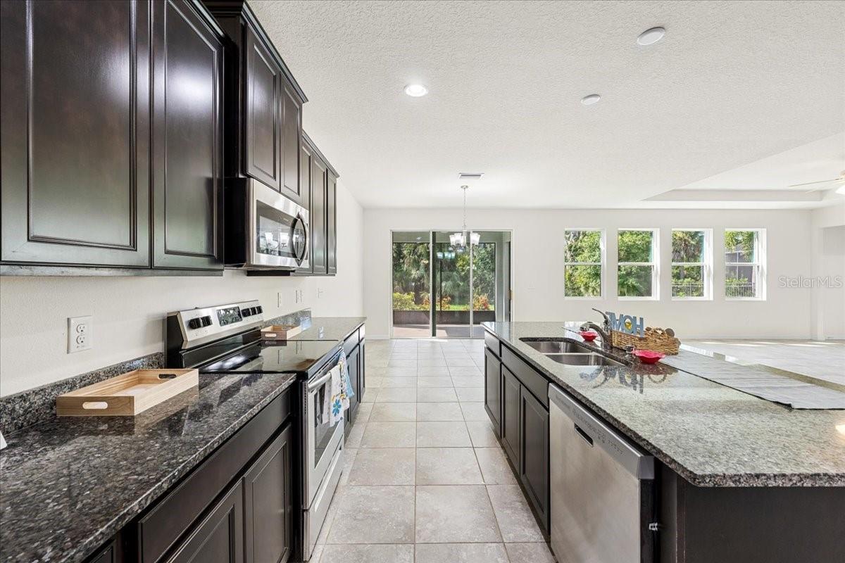 5715 HEVENA CT — photo 12