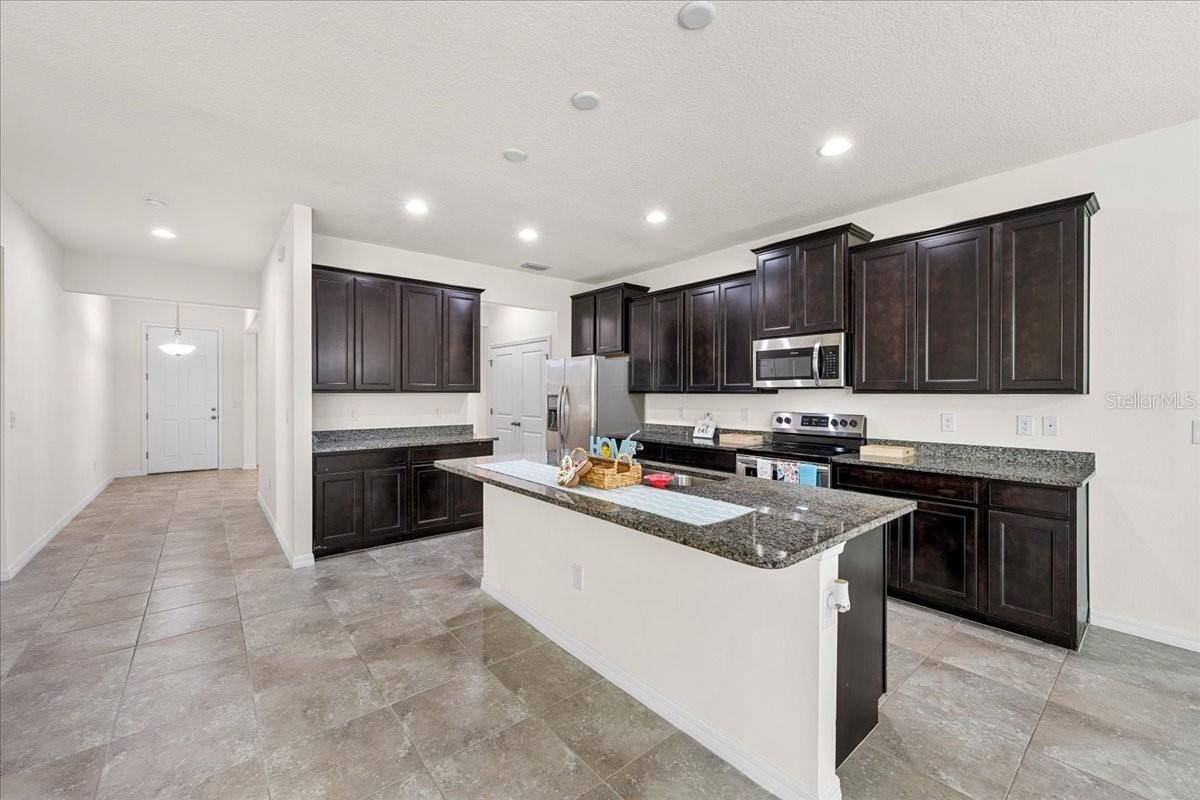 5715 HEVENA CT — photo 17