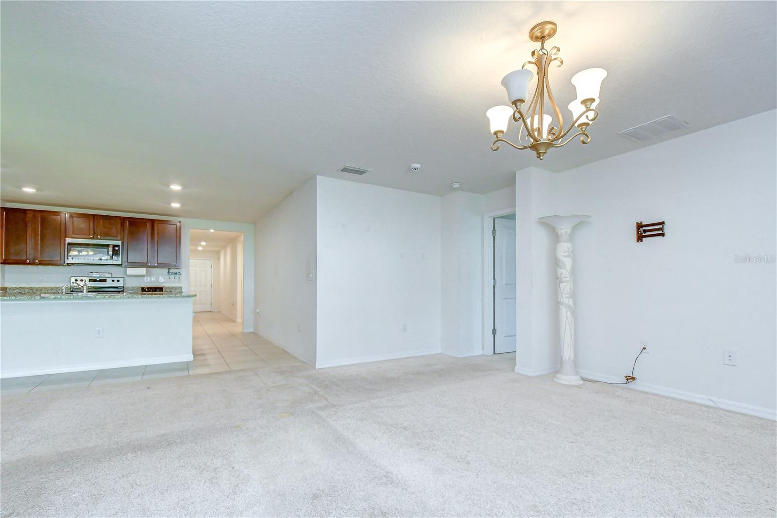 7760 BROAD POINTE DR — photo 10