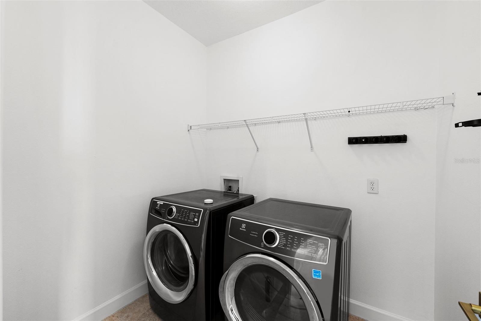 2605 ESPANA CT — photo 31