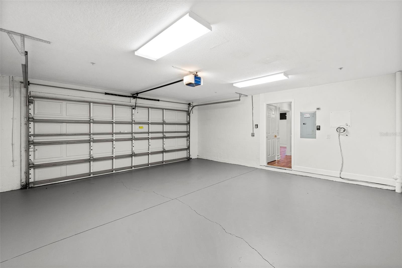 2605 ESPANA CT — photo 32