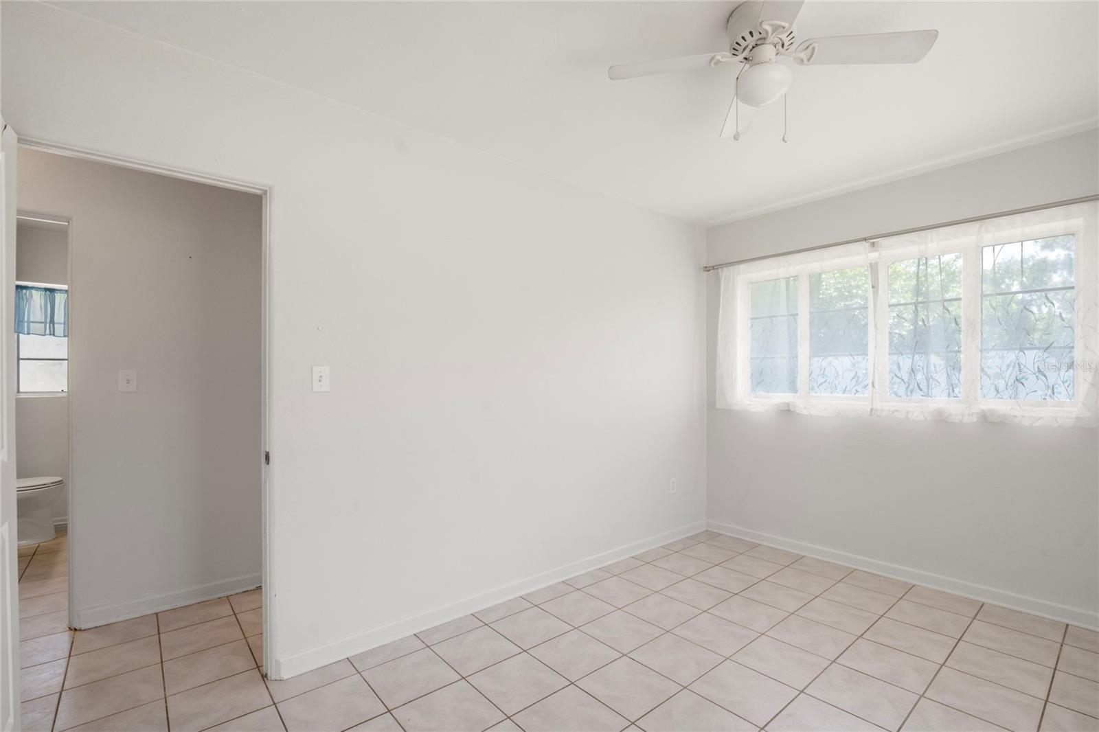 839 42ND ST — photo 27
